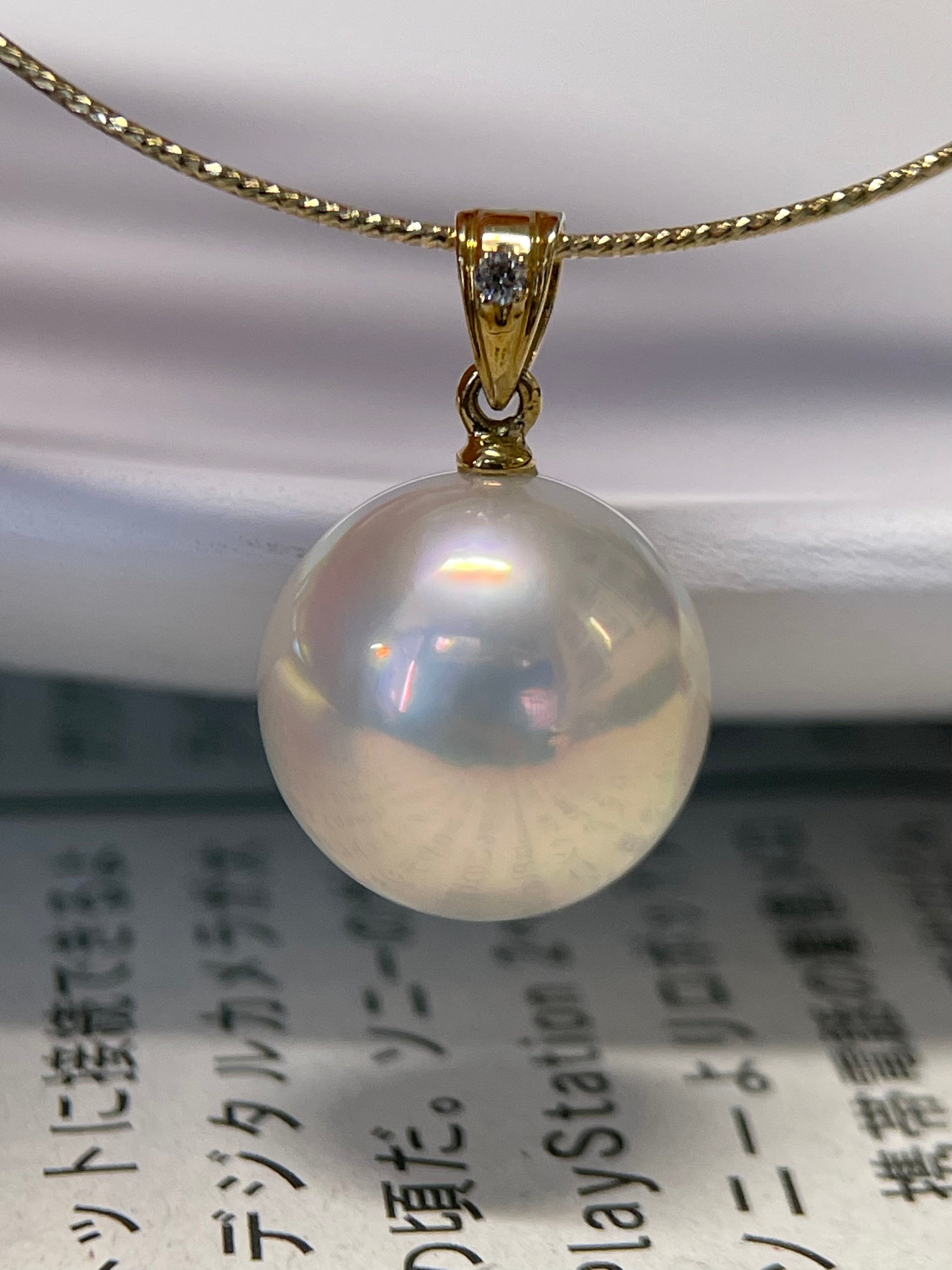 12mm Mabe Pearl & Diamond Pendant in 18K Gold
