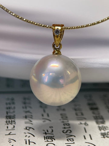 12mm Mabe Pearl & Diamond Pendant in 18K Gold
