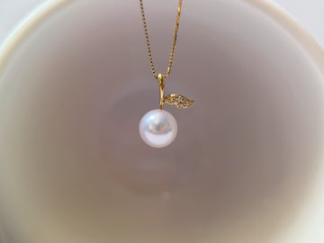 K18 Akoya Pearl Apple Pendant Necklace with Natural Diamond Leaf