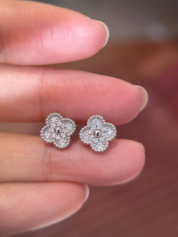 K18 White Gold Natural Diamond Clover Stud Earrings
