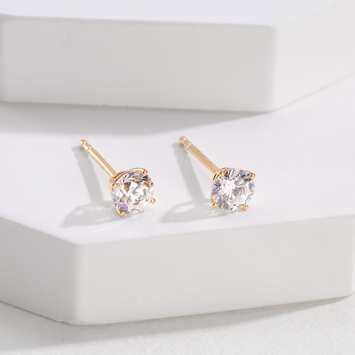 ⭐️0.62CT Lab Diamond Round Stud Earrings in 14K