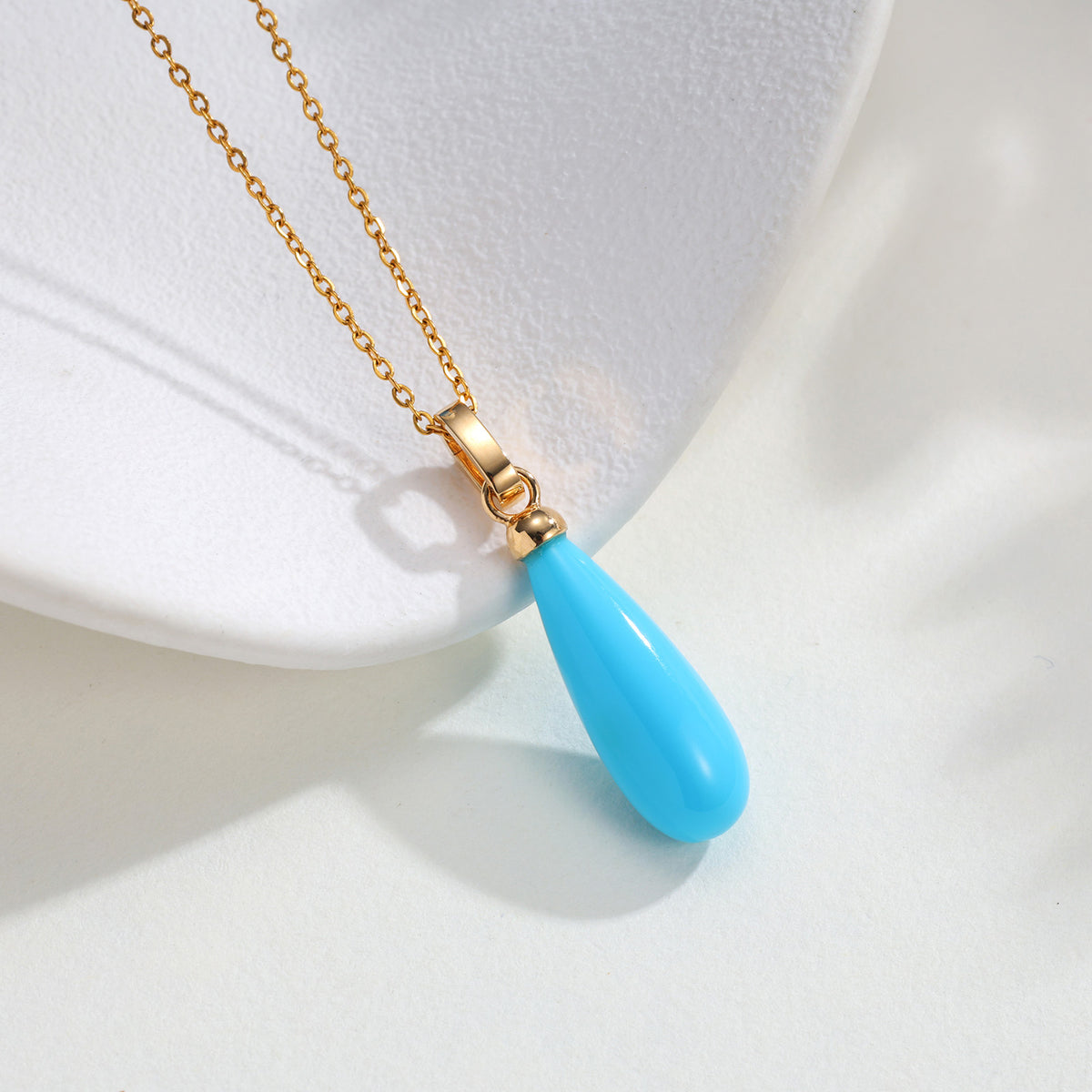 7ct Natural Teardrop Turquoise Pendant in 18K(Pendant Only)