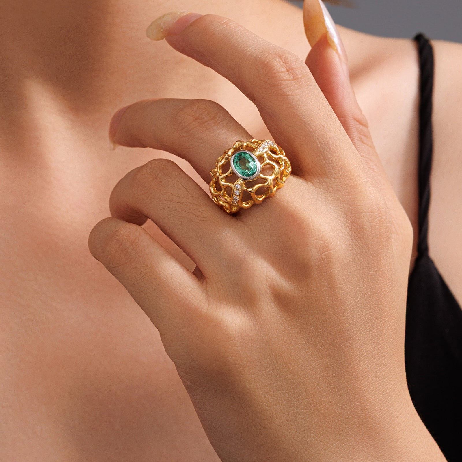 Vintage Ring in K18 Yellow Gold & Diamond with Green Tourmaline