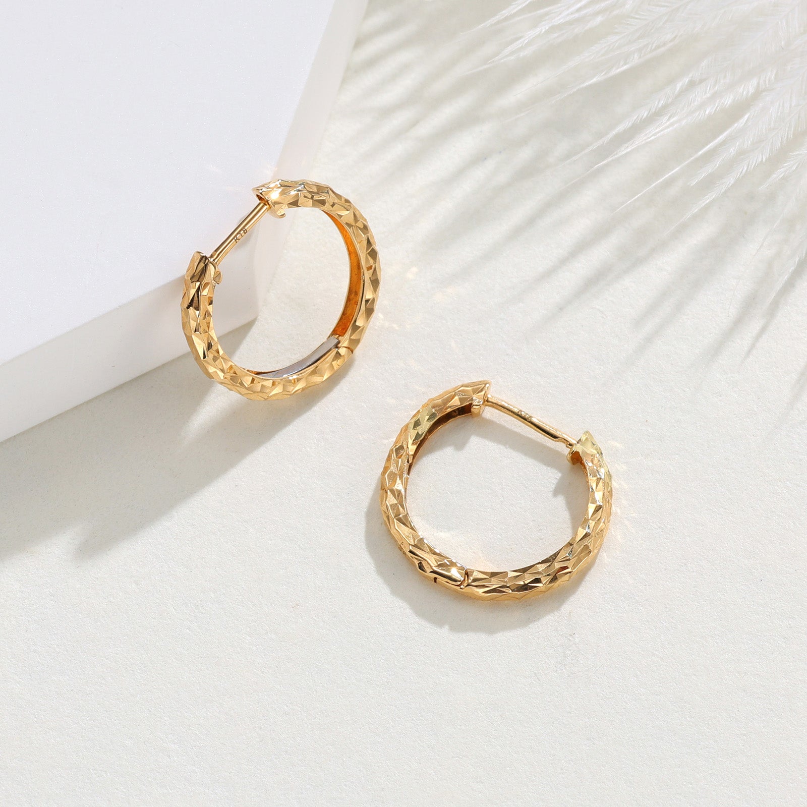 Diamond-pattern Hoop Earrings
