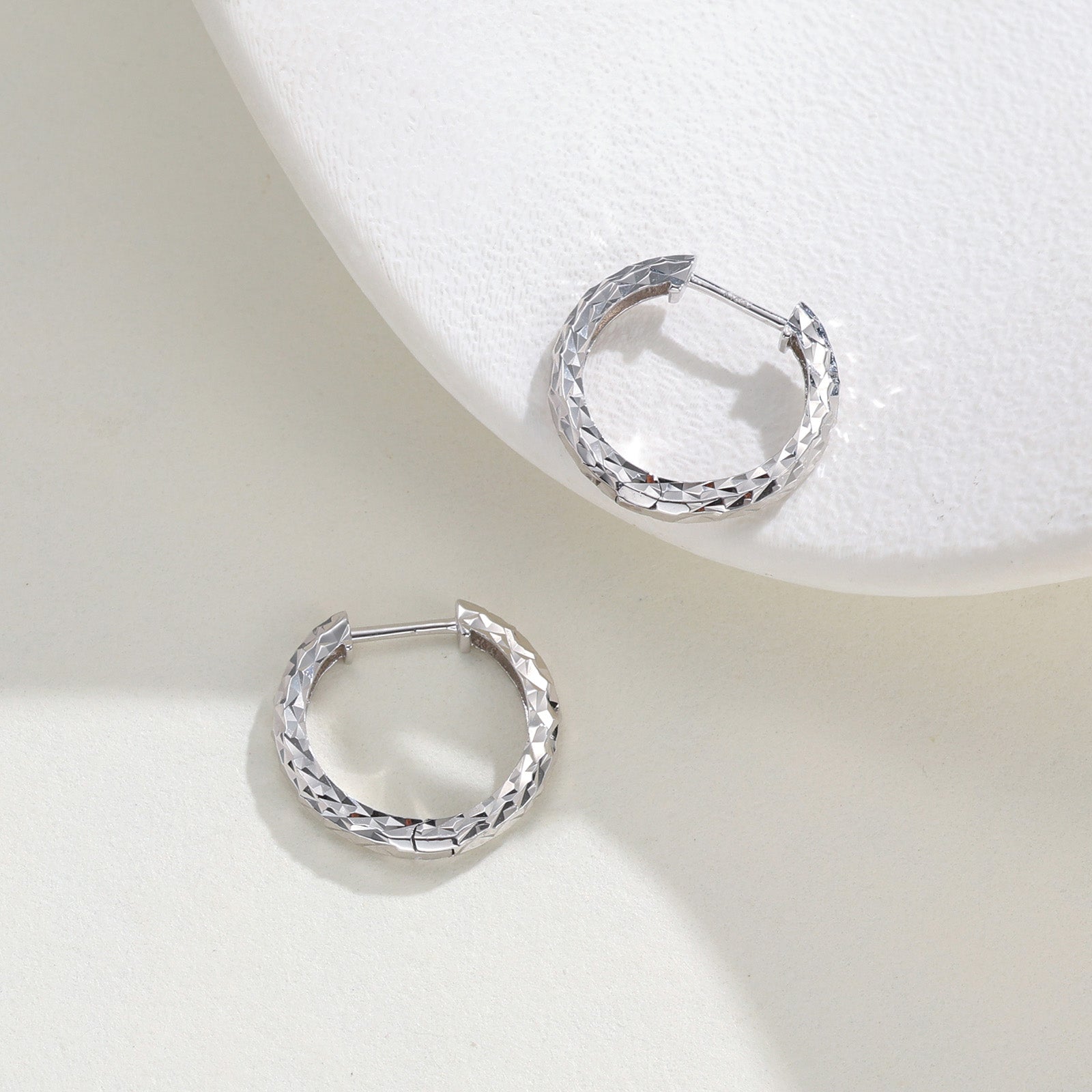 Diamond-pattern Hoop Earrings