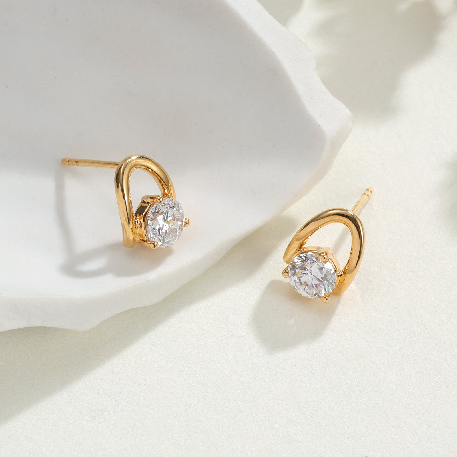 18K Yellow Gold  Round Diamond Stud Earrings (0.5ct/p)