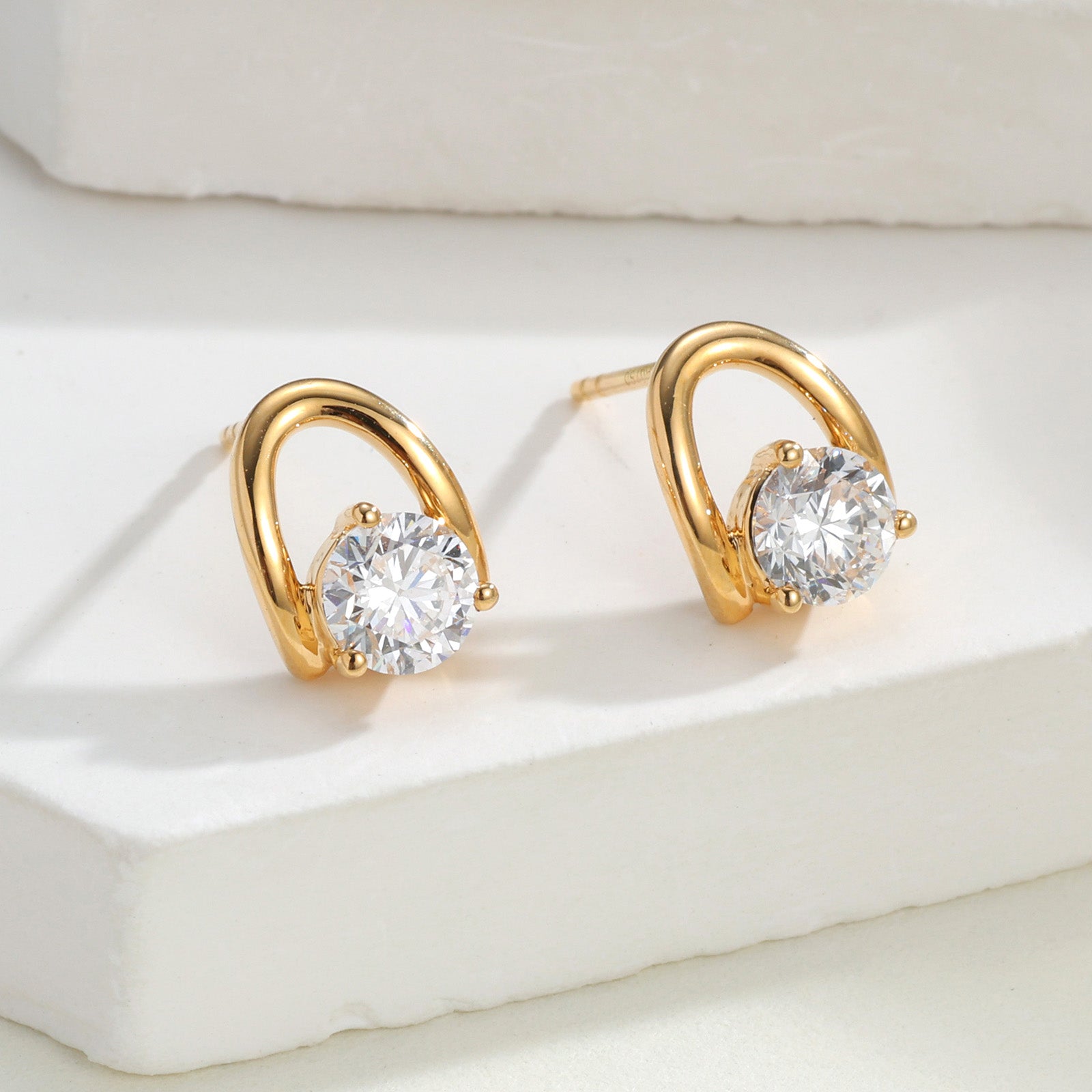 18K Yellow Gold  Round Diamond Stud Earrings (0.5ct/p)