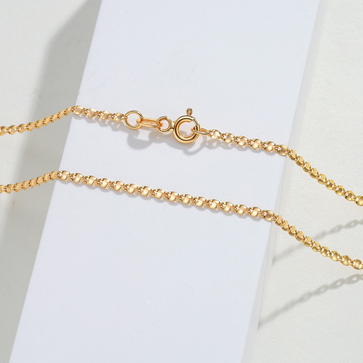 18K Solid Gold Necklace 2.24g