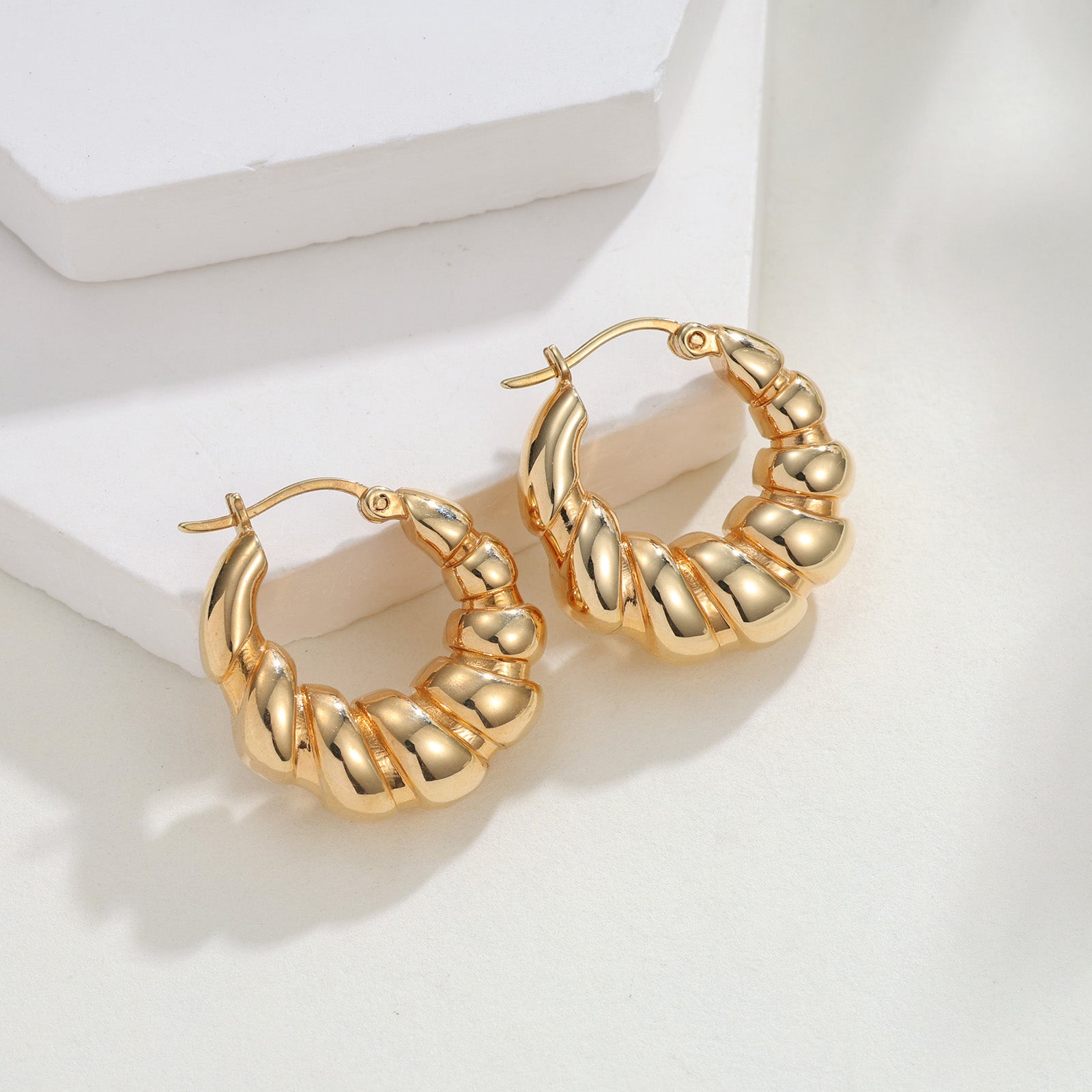 18K Solid Gold Ribbed Croissant Hoop Earrings