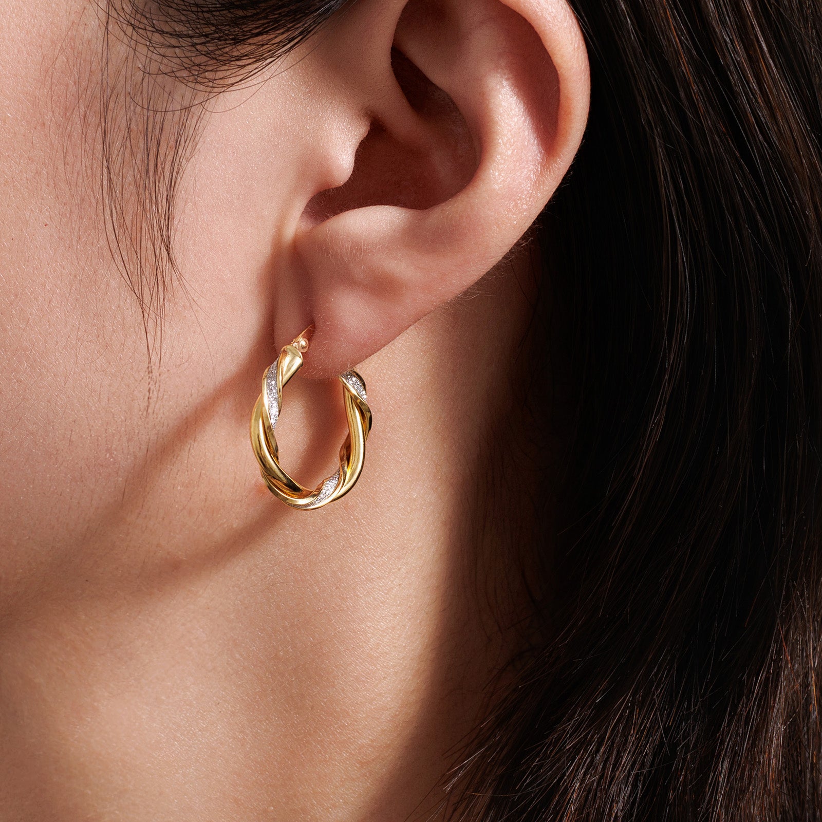 K18 Gold Rope Hoop Earrings with natural diamond