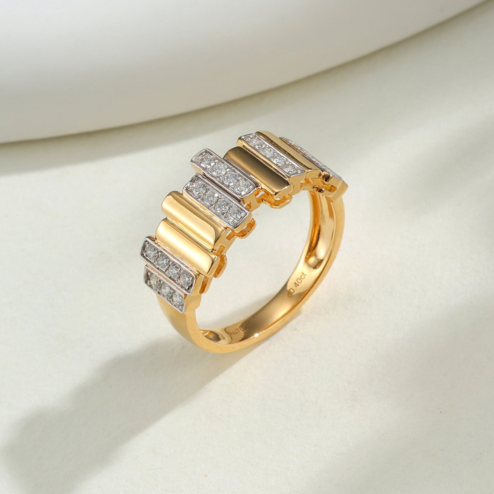 0.4ct Natural Diamond Piano‑Key Ring in 18K