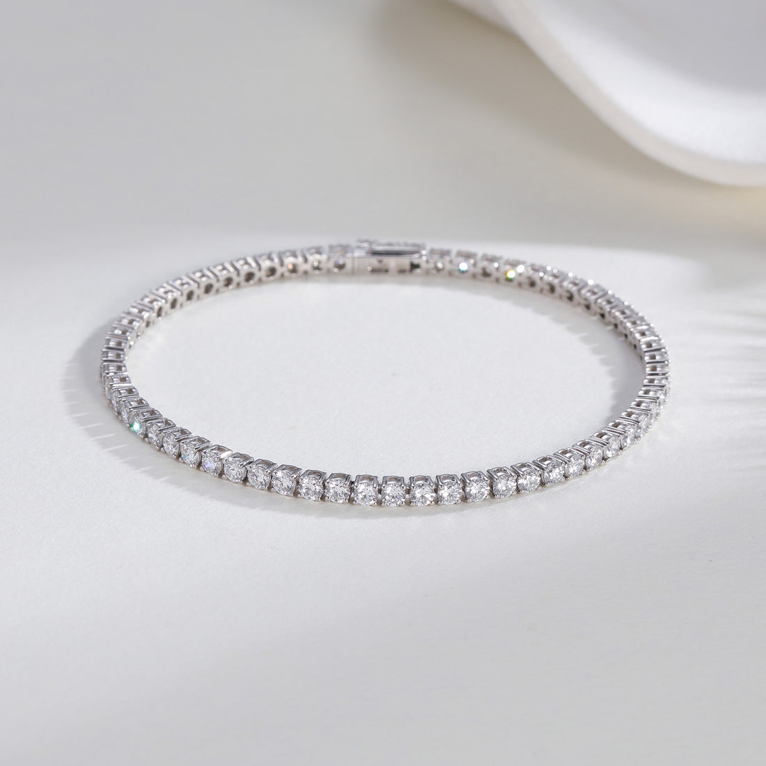 PT900 Lab-Grown Diamond Tennis Bracelet