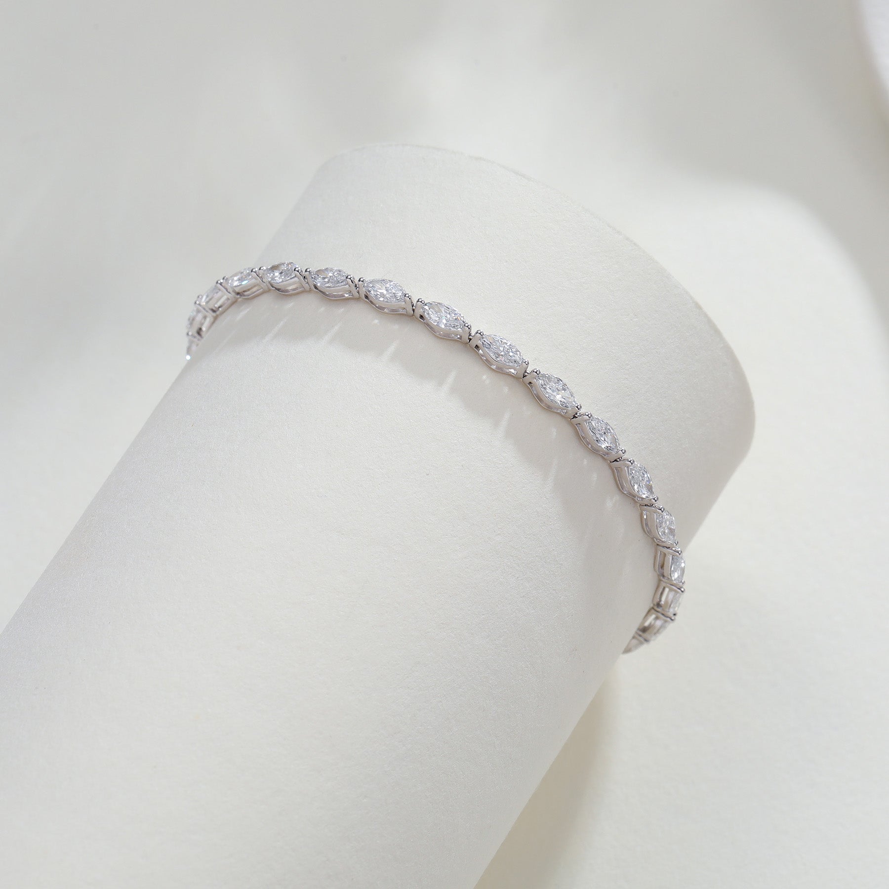 Marquise-Cut Lab-Grown Diamond Tennis Bracelet(0.112-0.114ct)