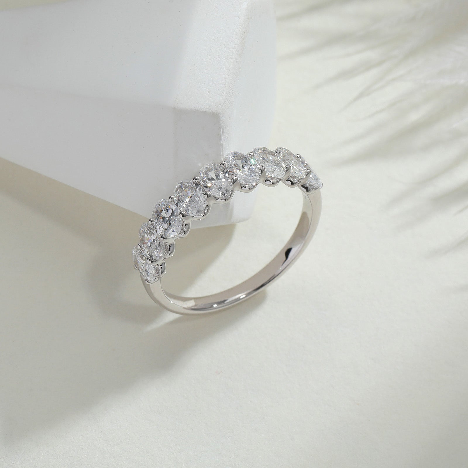 Oval-Cut Half Eternity Lab-Grown Diamond Ring（0.17 Each）