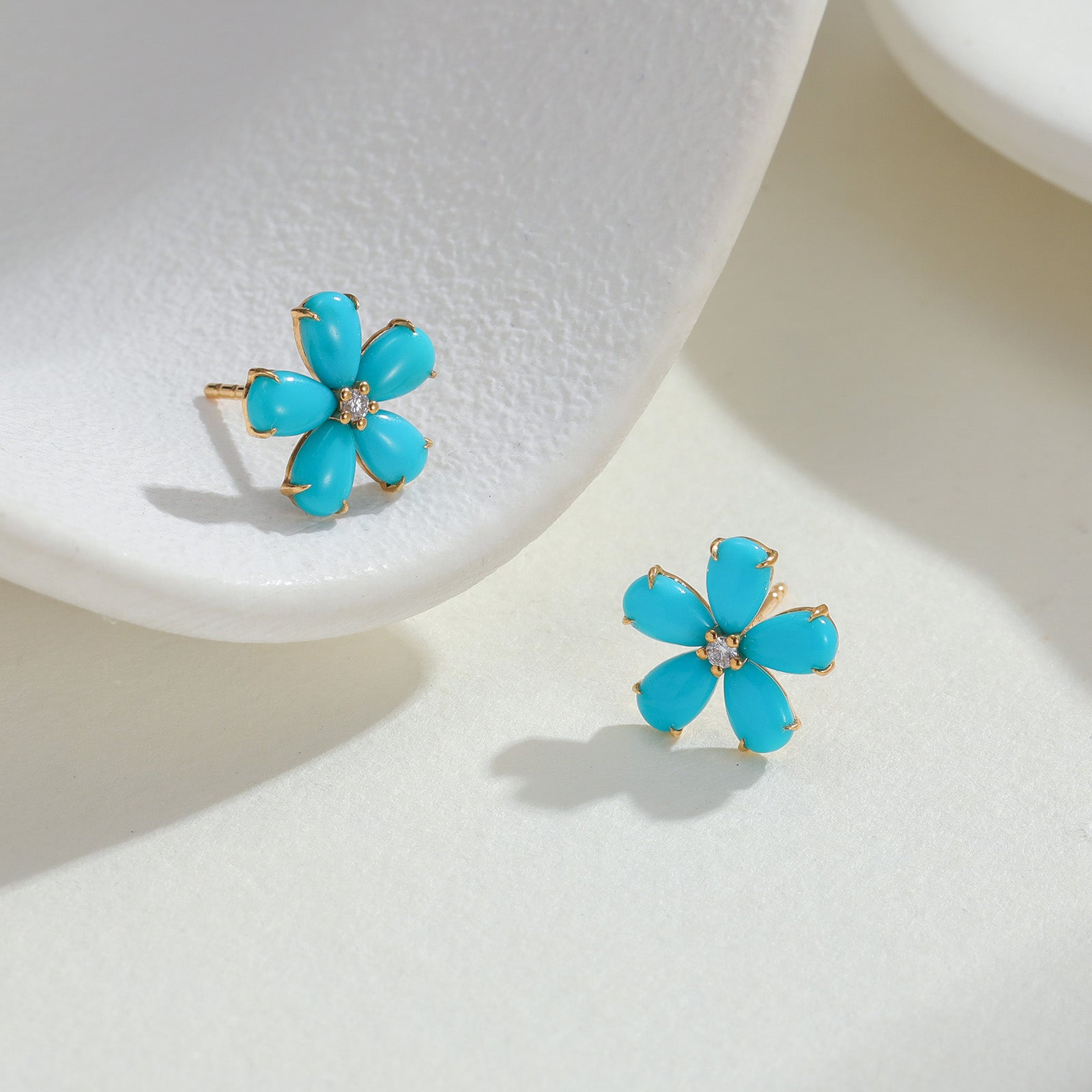 18K Yellow Gold Five-Petal Turquoise Flower Stud Earrings