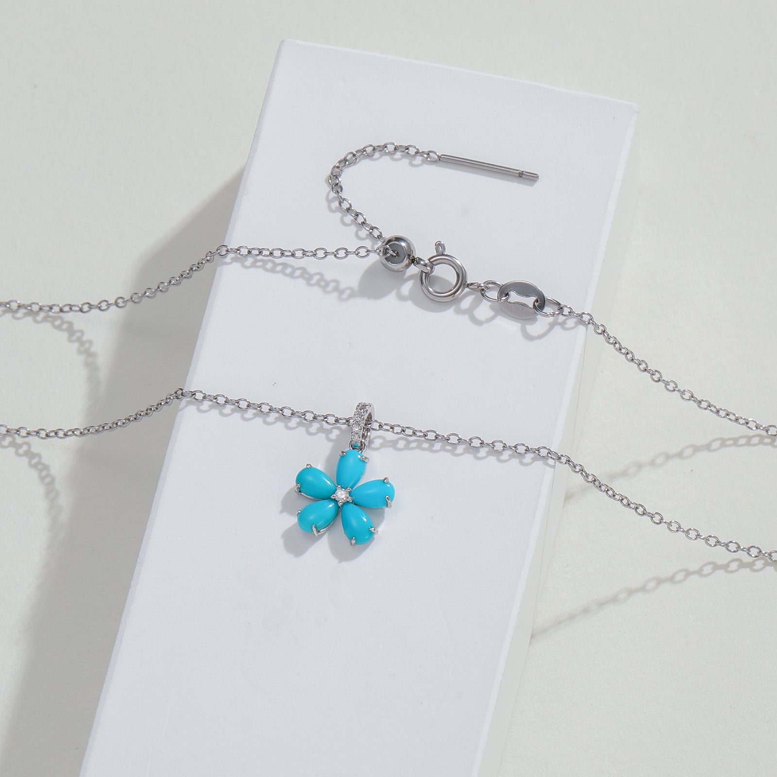 18K White Gold Five-Petal Turquoise Flower Pendant(Pendant Only)