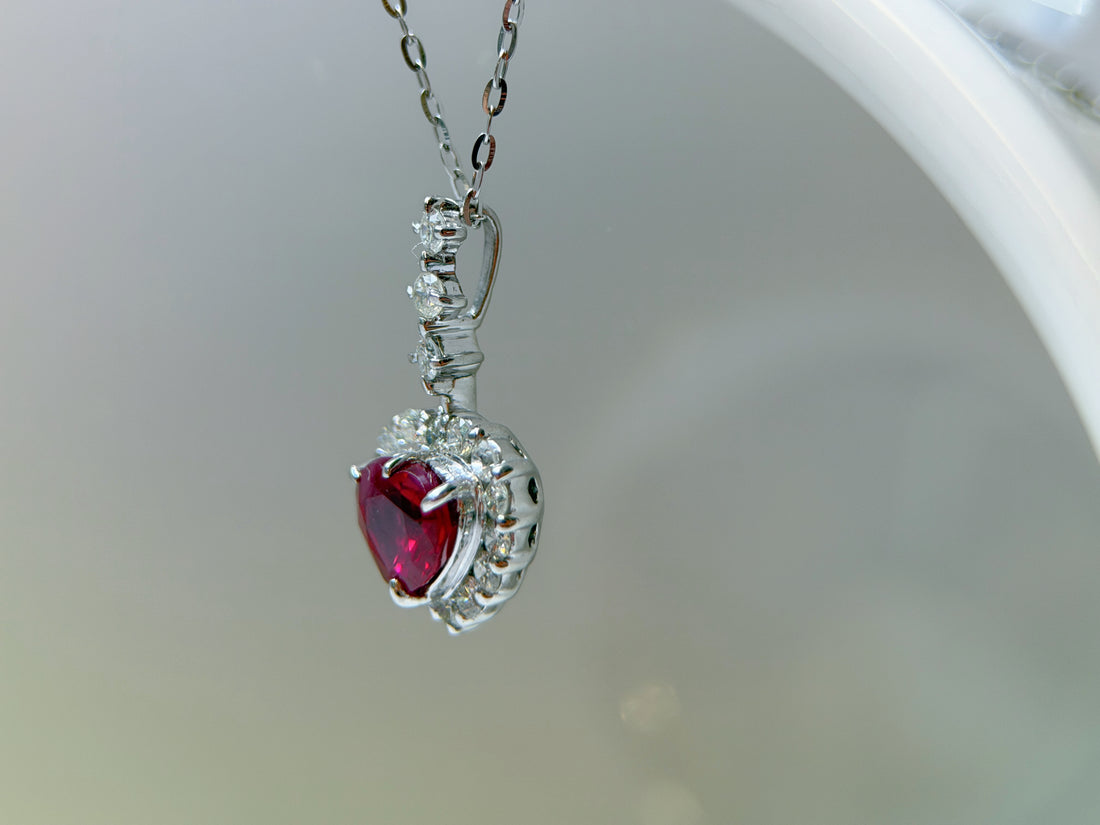 Vintage Heart Shape Pendant in Platinum with Ruby & Diamond（Pendant Only / Chain Not Included）