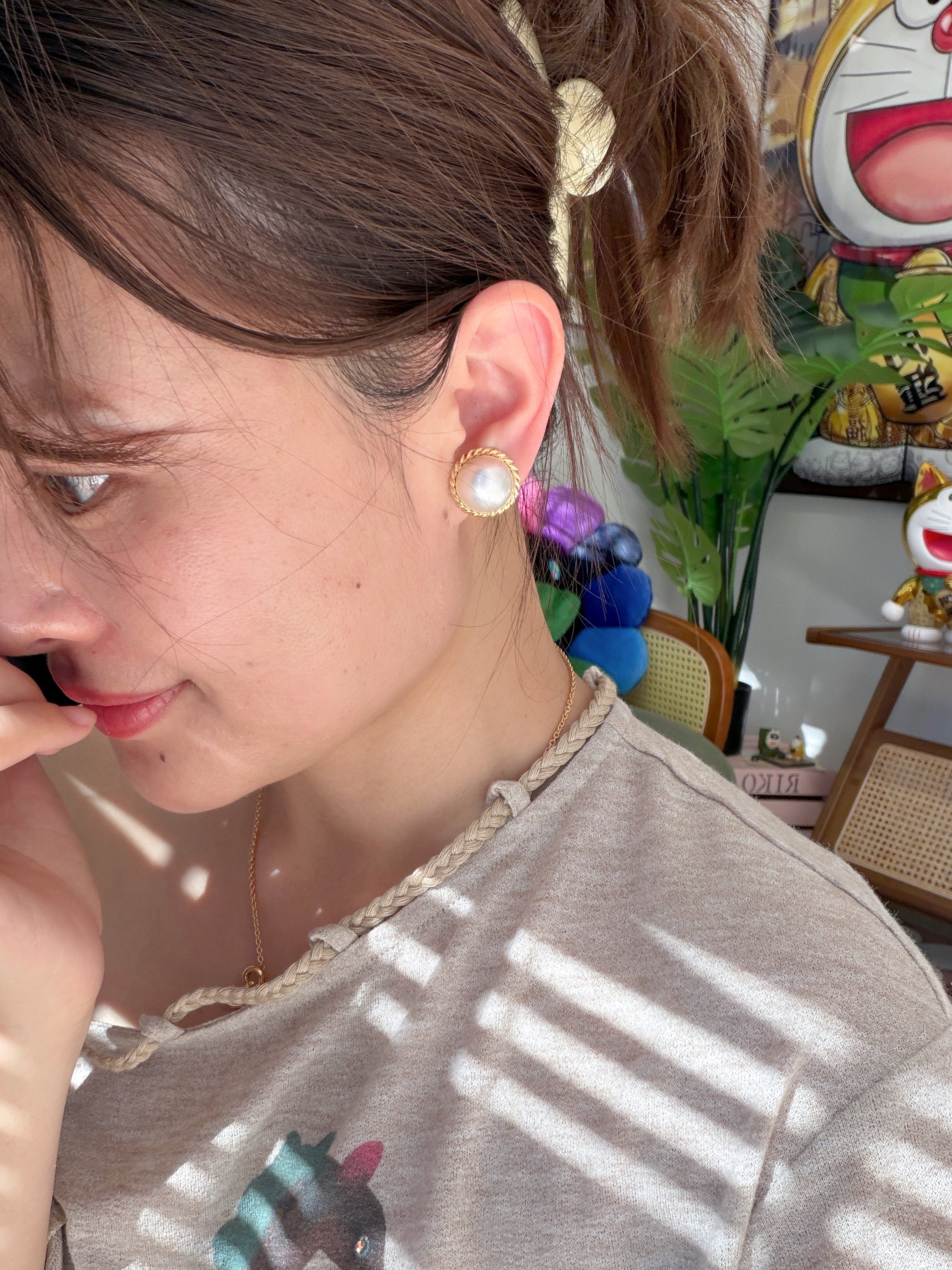 K18 Yellow Gold 15.5mm Mabe Pearl Button Clip-On Earrings