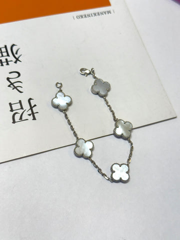 Four-leaf clover bracelet