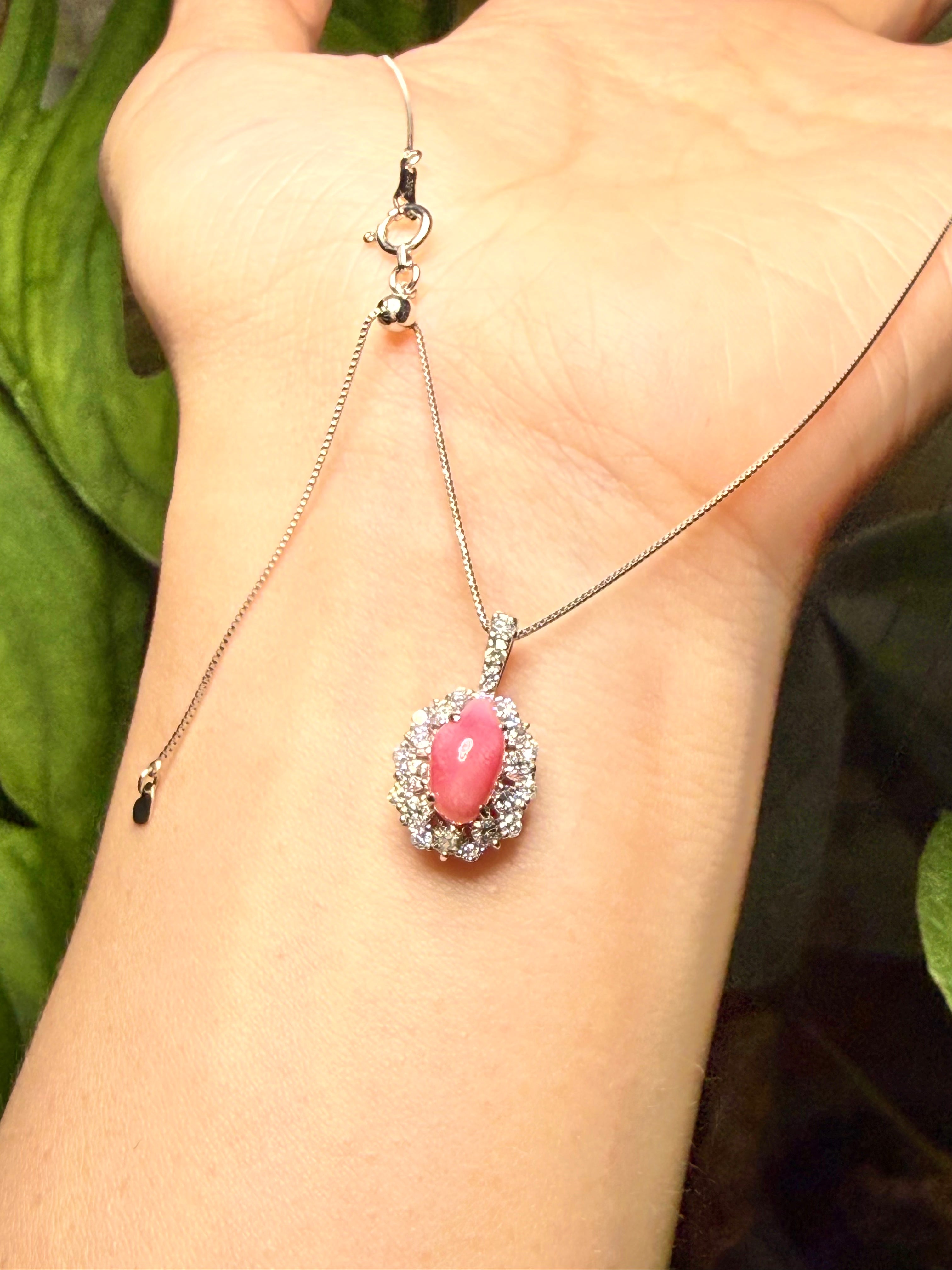 1.58CT Conch Pearl Cabochon Necklace