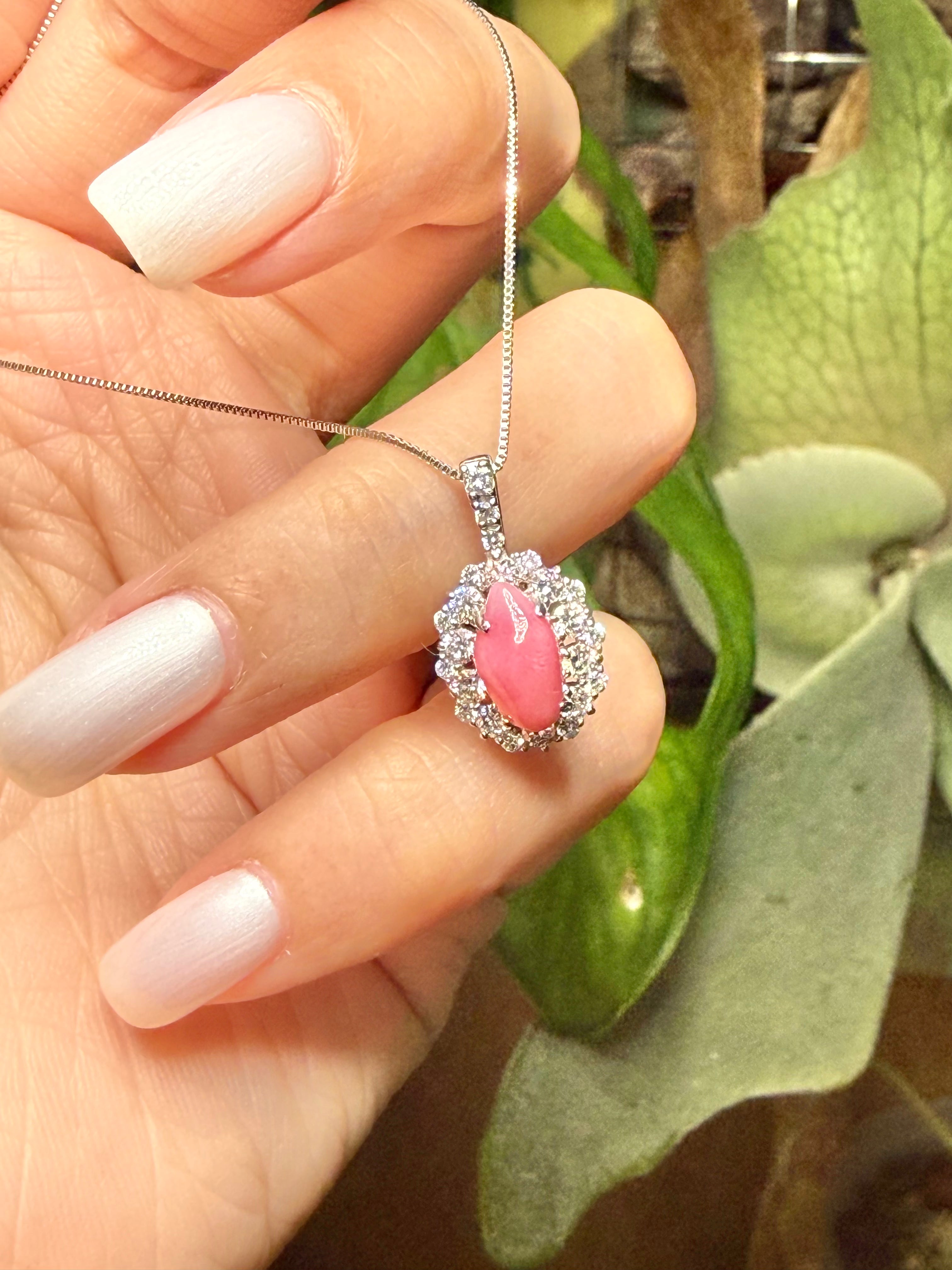 1.58CT Conch Pearl Cabochon Necklace