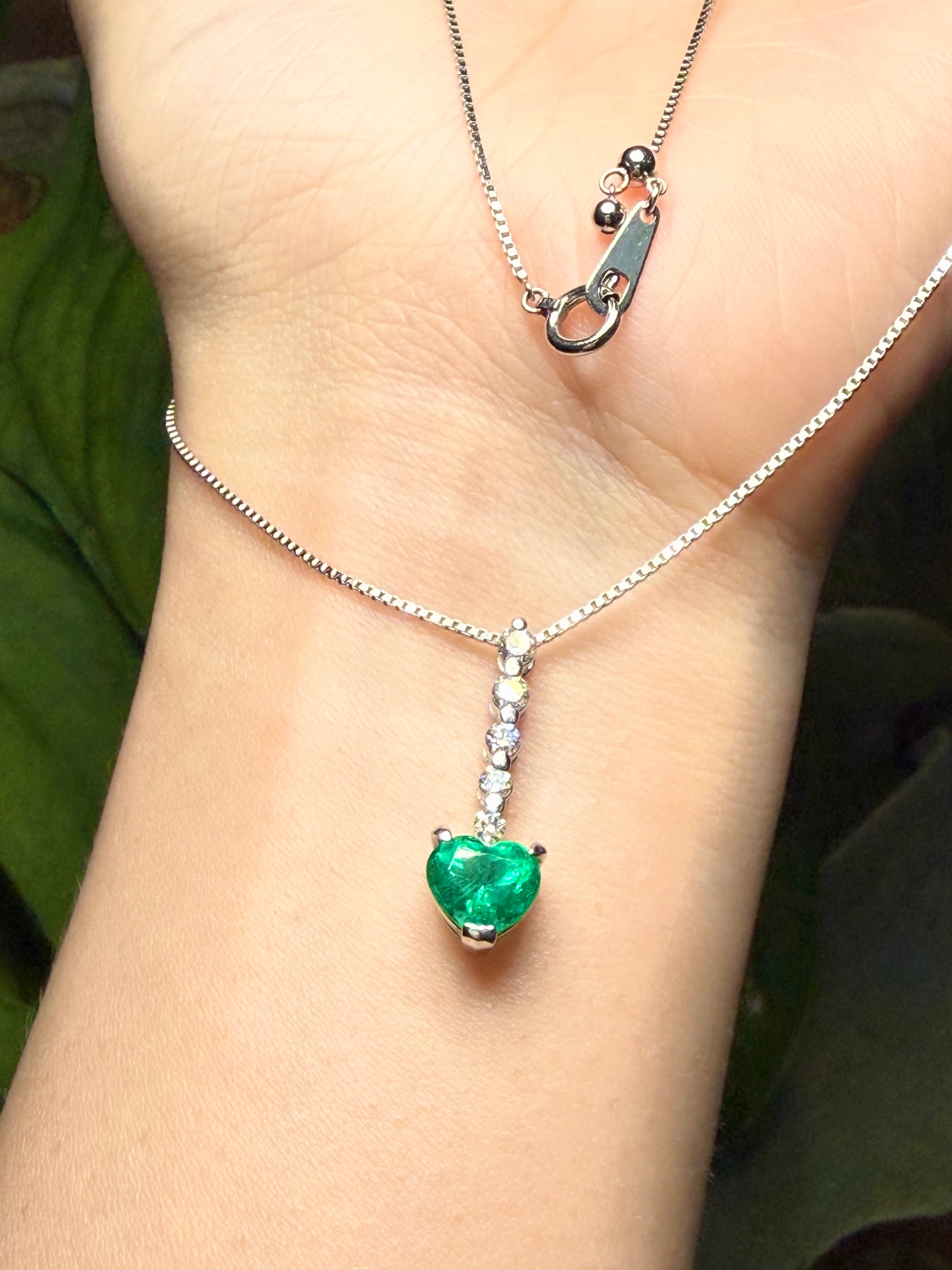 1.23CT Heart Muzo Emerald Necklace