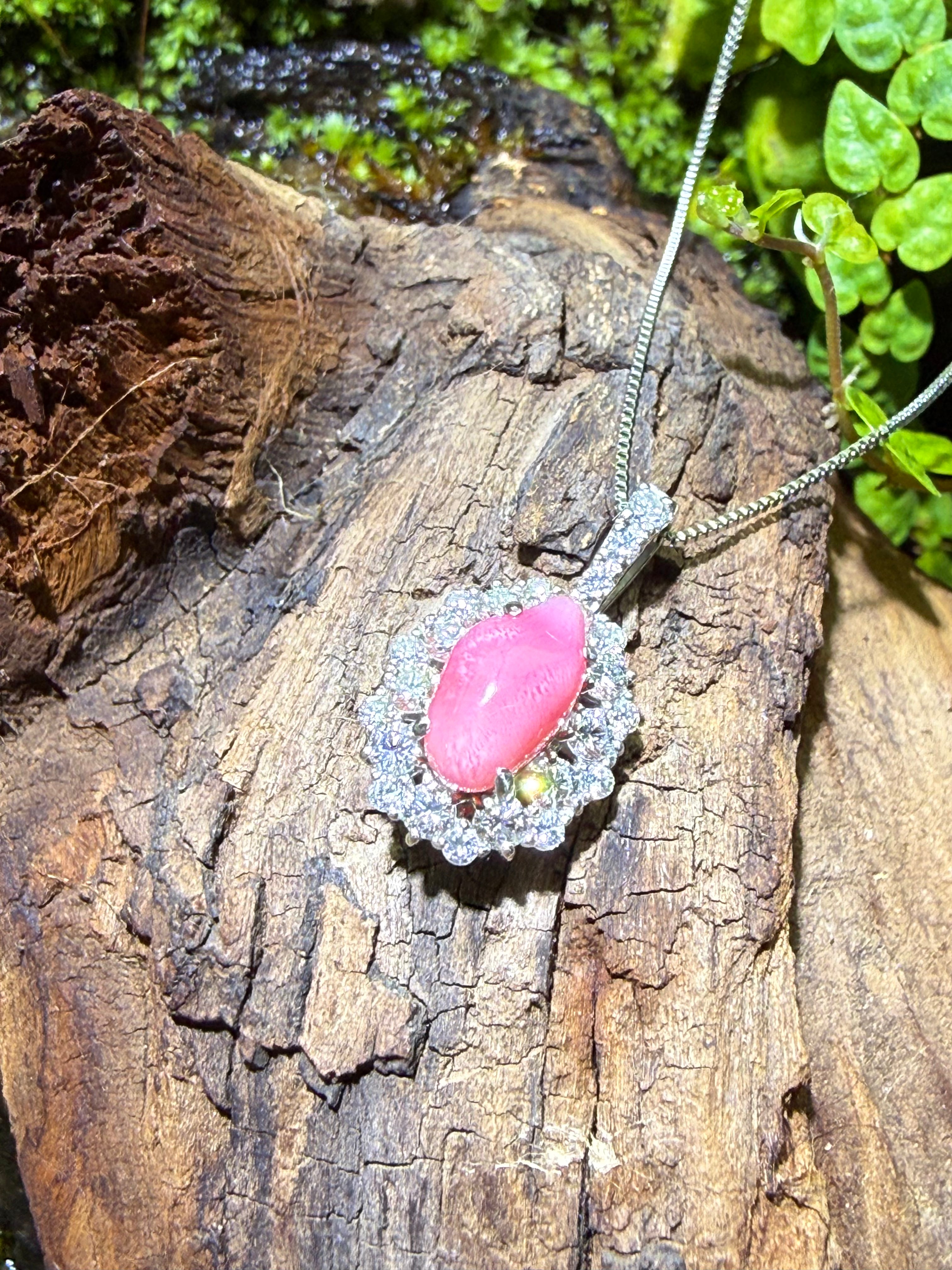 1.58CT Conch Pearl Cabochon Necklace