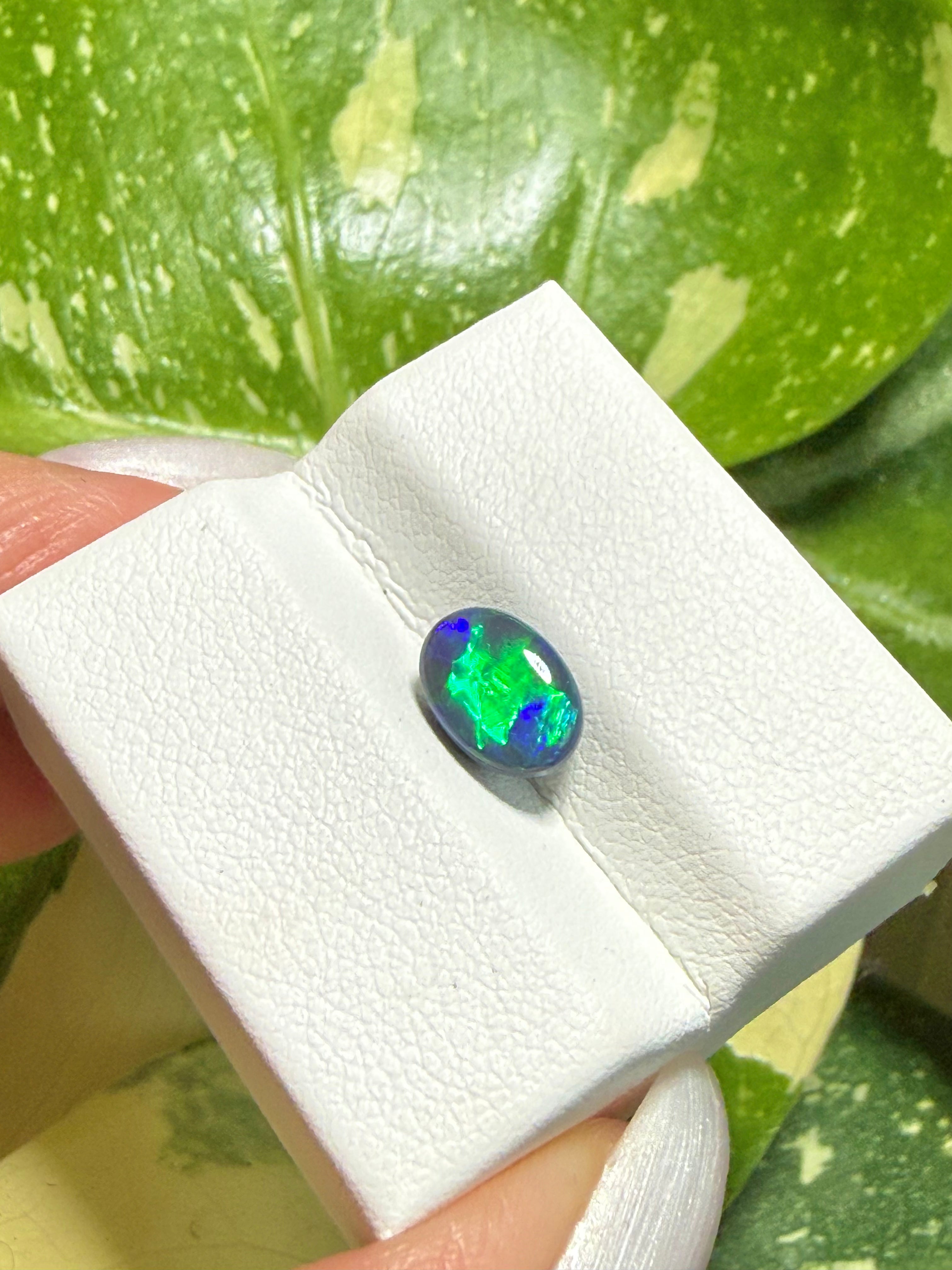 0.95CT Genuine Australian Black Opal Gemstone – Oval Cabochon | Play‑of‑Color | Australian Origin