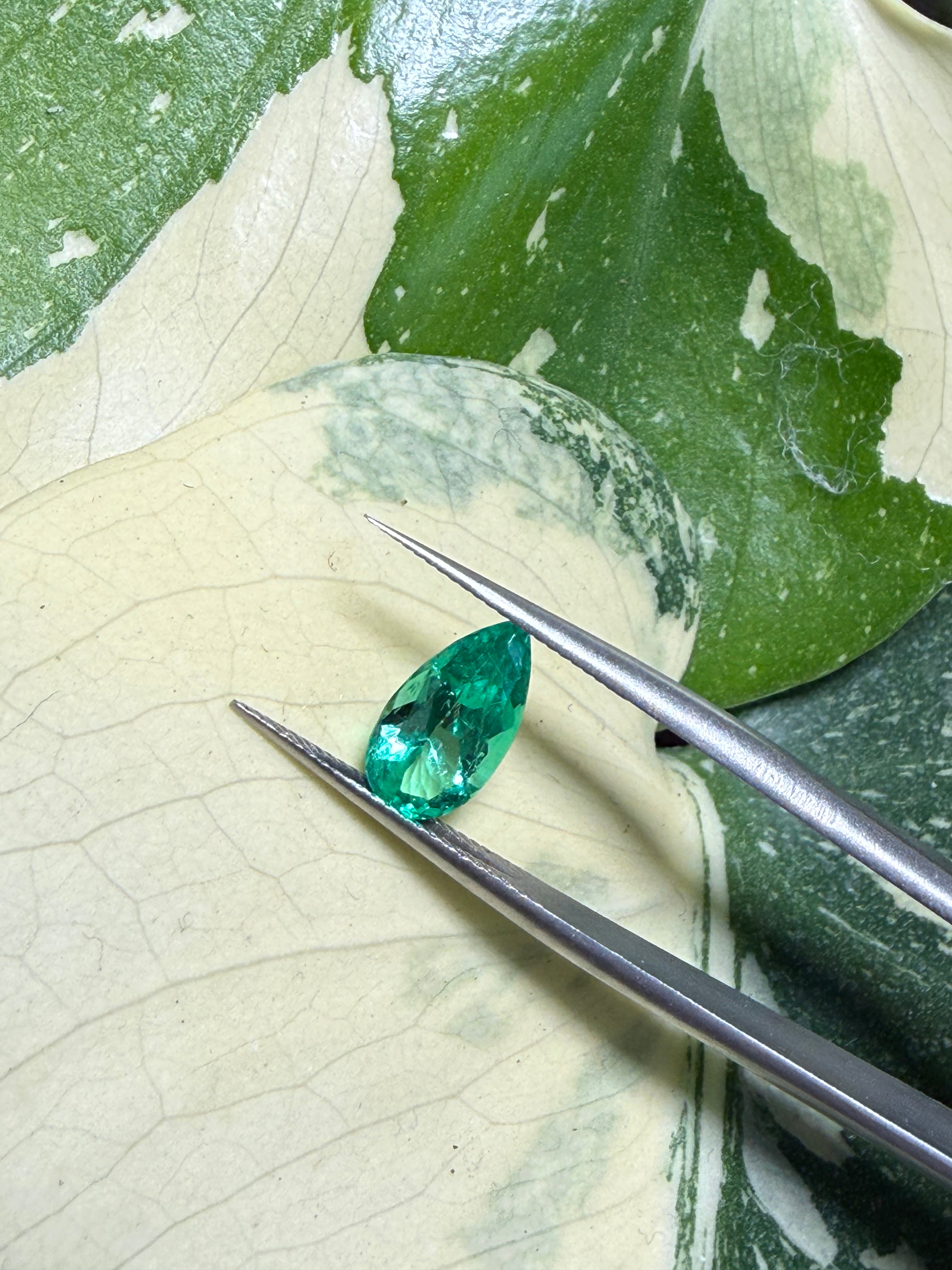 1.33CT Genuine Colombian Emerald Gemstone – Pear Cut | Vivid Green | Colombian Mines