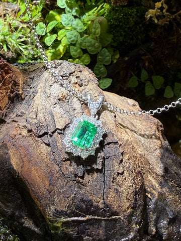 1.6CT Emerald‑Cut Colombian Emerald Necklace