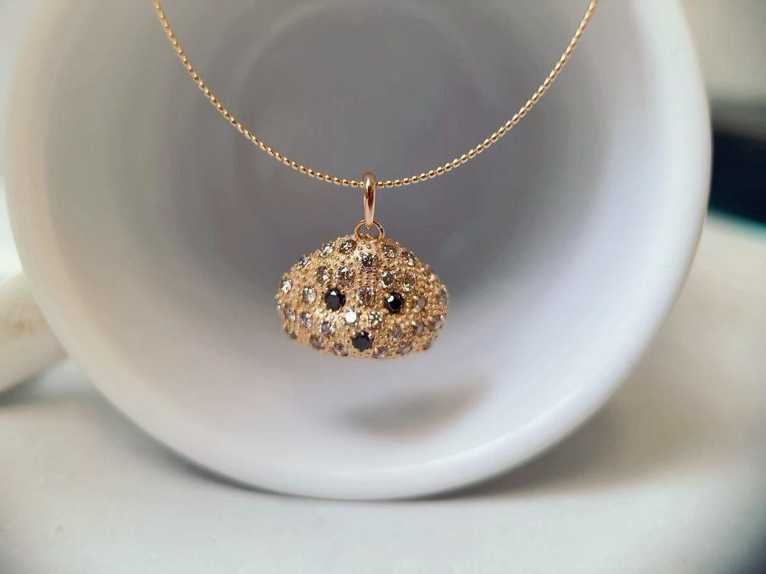K18 Yellow Gold Diamond Puppy Pendant Necklace