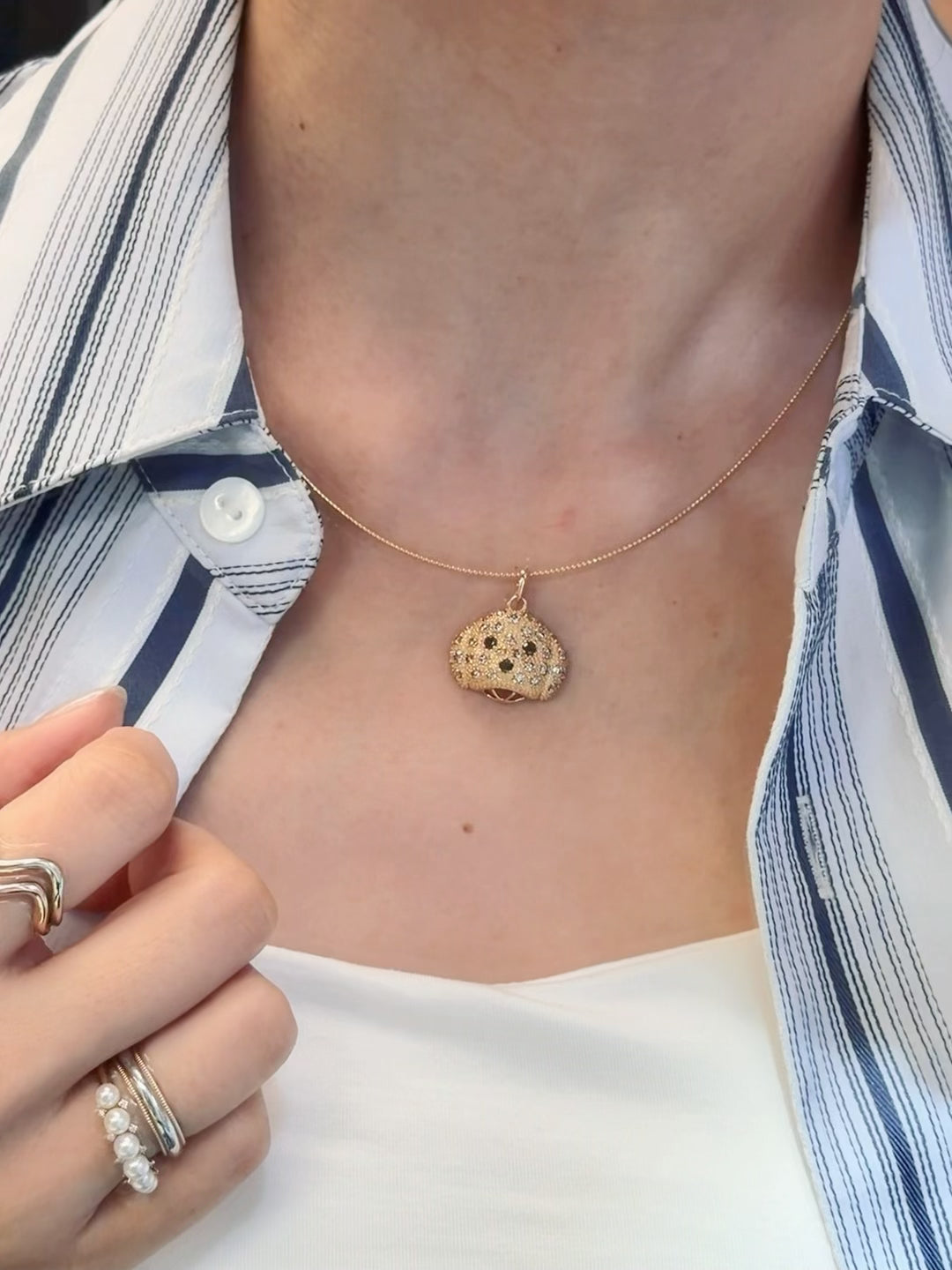K18 Yellow Gold Diamond Puppy Pendant Necklace
