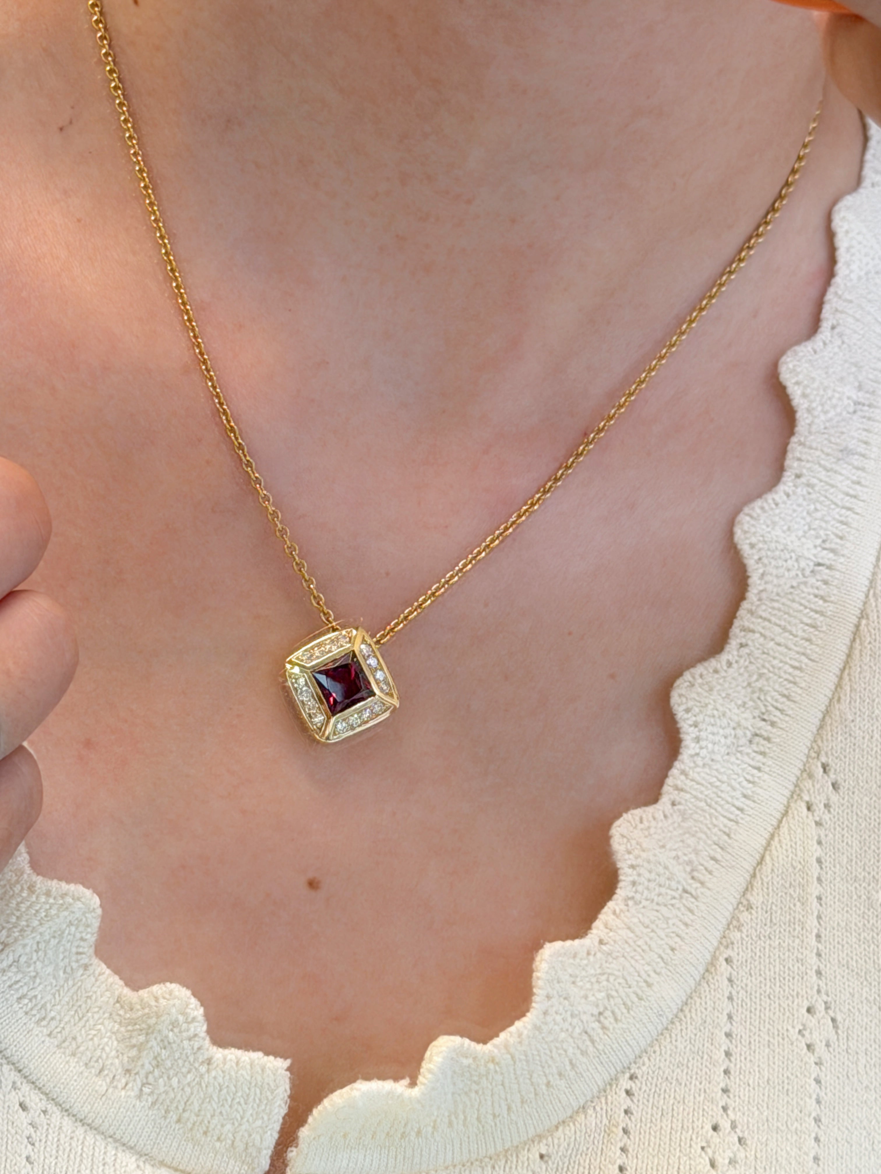 K18 Gold Princess-Cut Garnet Pendant Necklace with Natural Diamonds