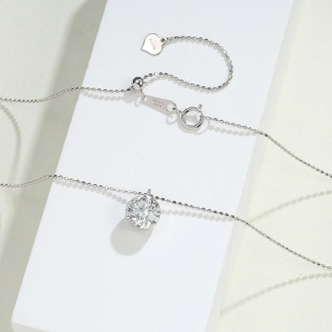 Flush-Set Solitaire Diamond Necklace(≈ 0.60 ct)