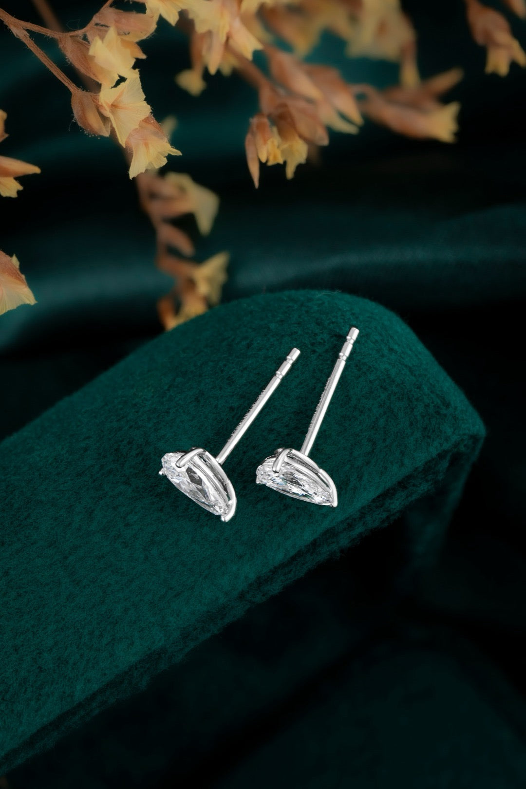 Pear‑Shaped Certified Lab‑Grown Diamond Solitaire Stud Earrings in 10K(4.03CT/6.06CT)