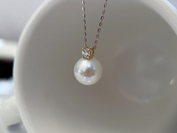 11.5mm White Southsea Pearl Pendant with Diamond in 18K Yellow Gold