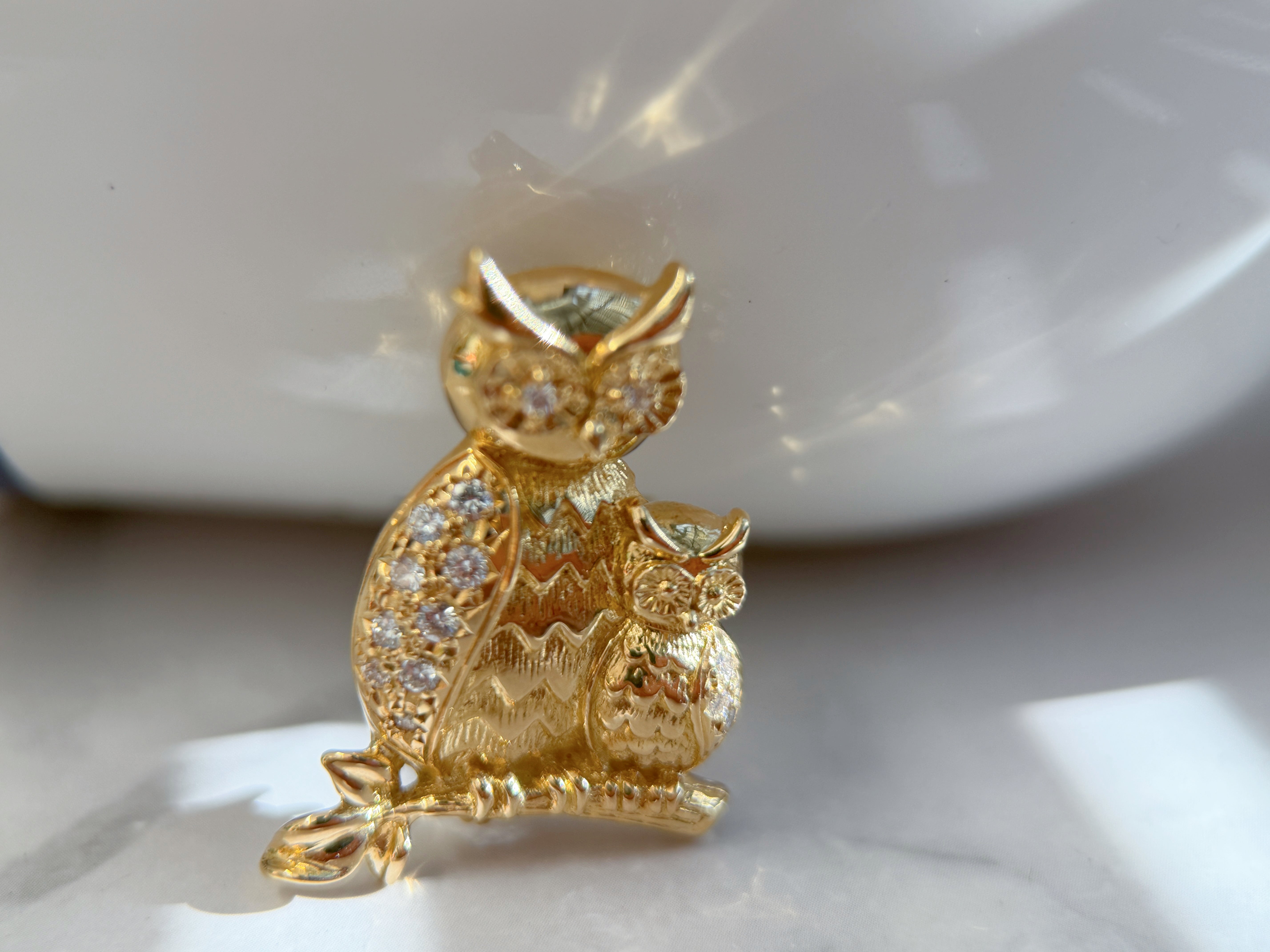 TASAKI Vintage K18 Yellow Gold Natural Diamond Owl Brooch