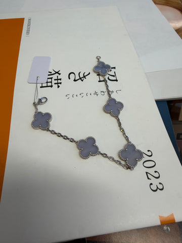 Four-leaf clover bracelet