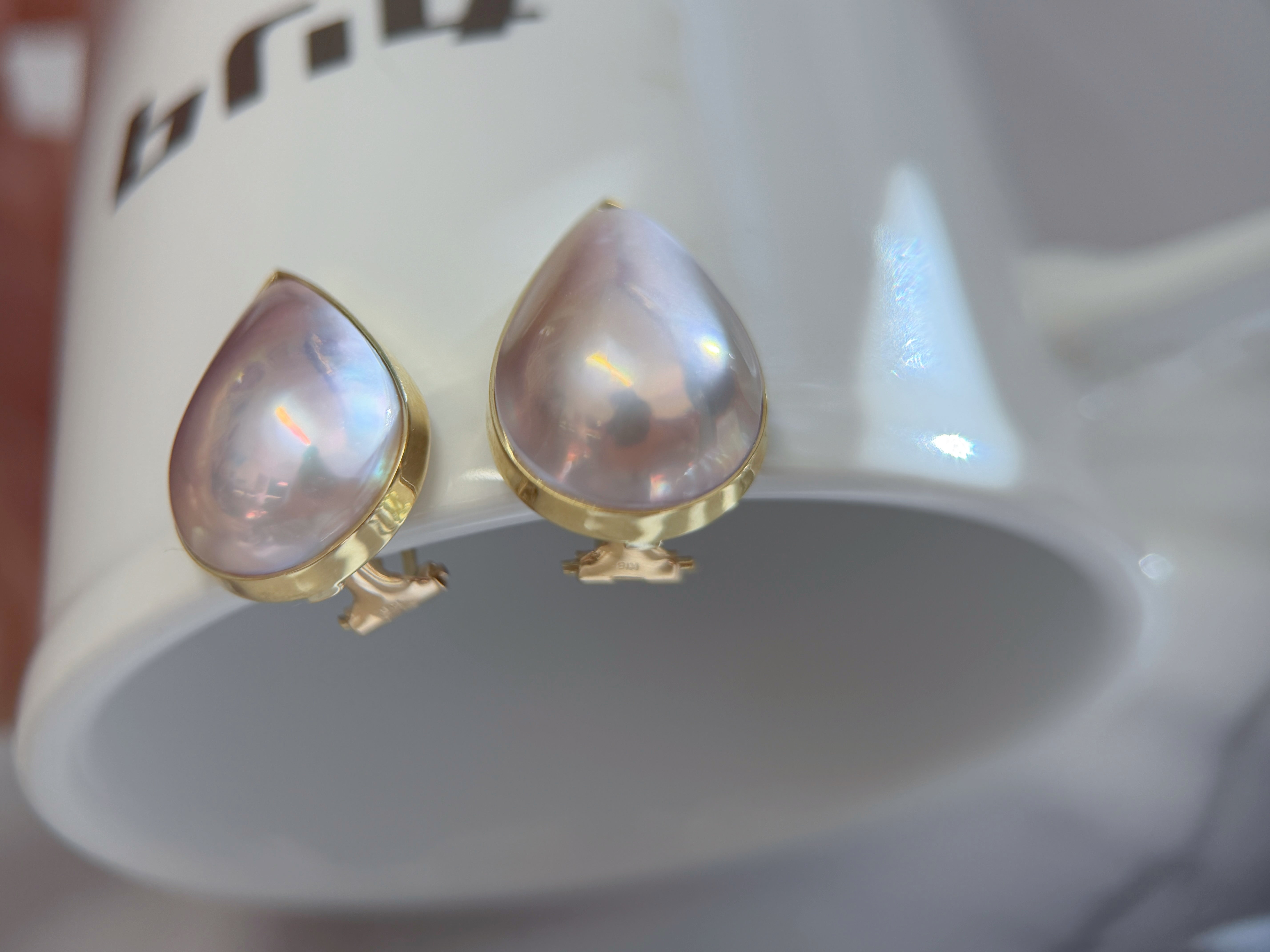 K18 Teardrop Mabe Pearl Clip-On Earrings