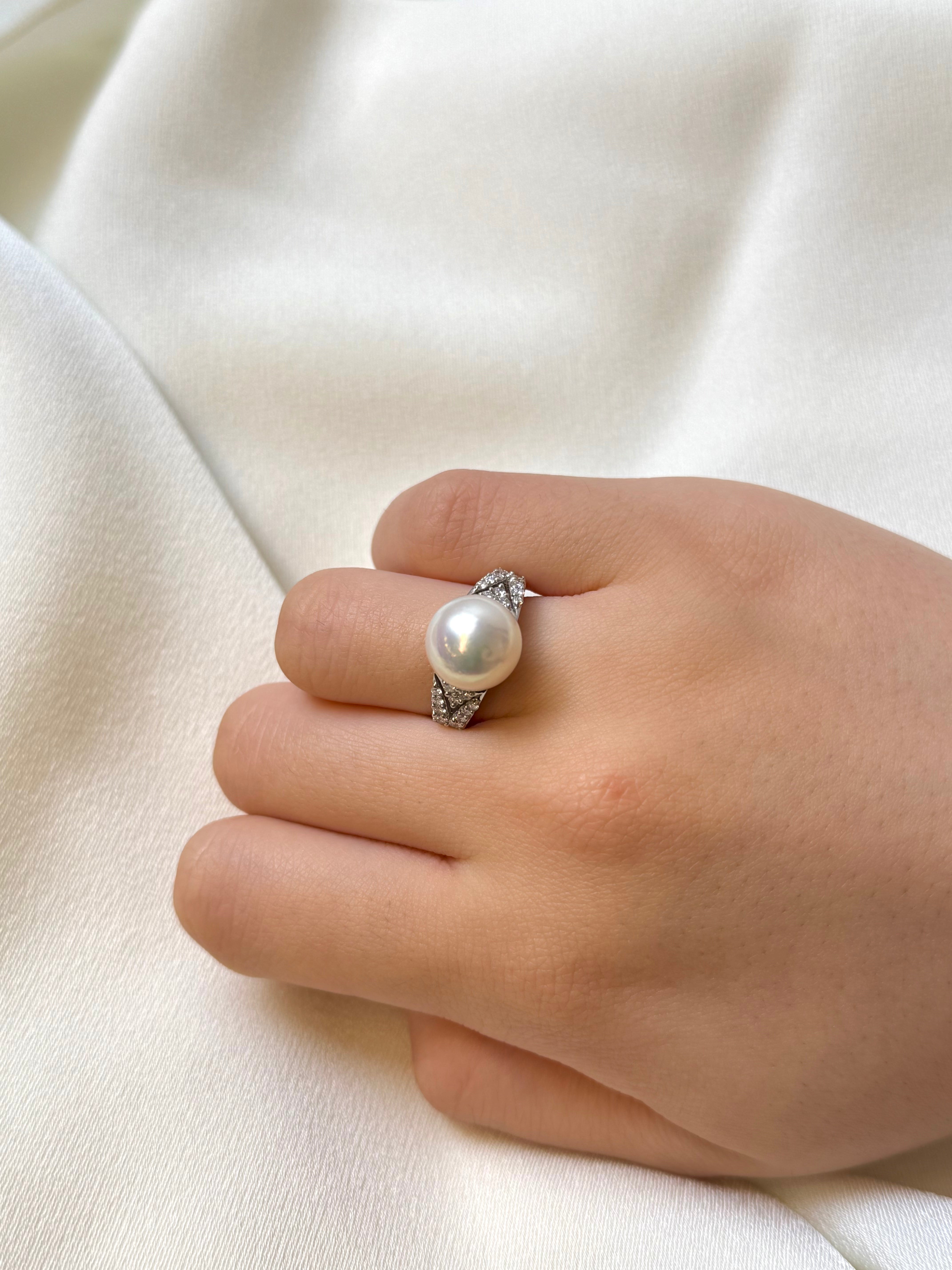 10.5mm White Southsea Pearl Ring in PT900
