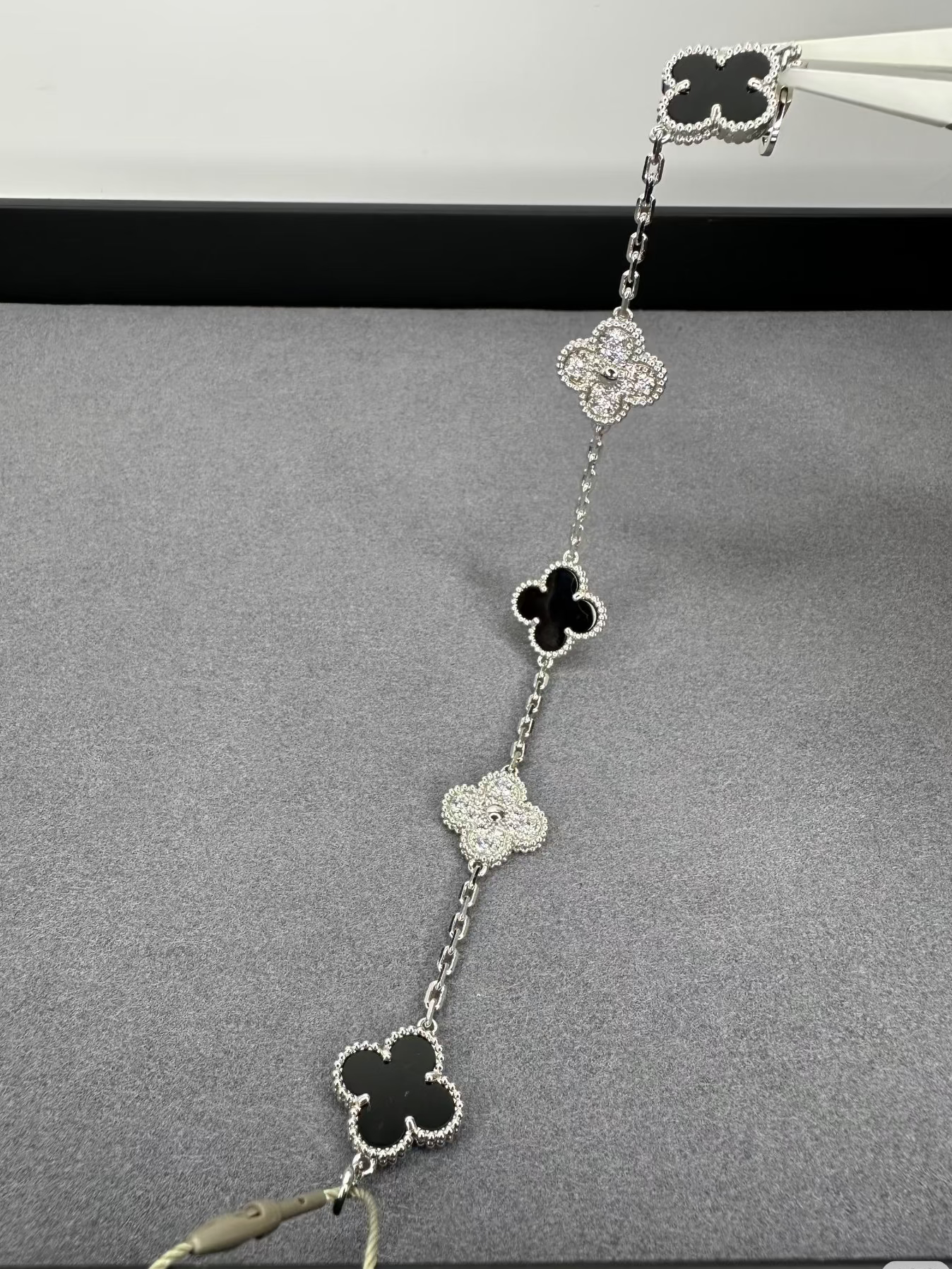 Four-leaf clover bracelet