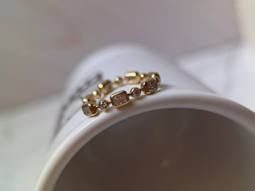 14K Yellow Gold Alternating Rectangular & Round Diamond Link Band Ring