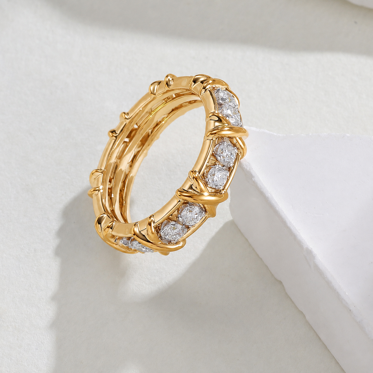 Two-Tone Crisscross Lab-Grown Diamond Band in K14 yellow Gold