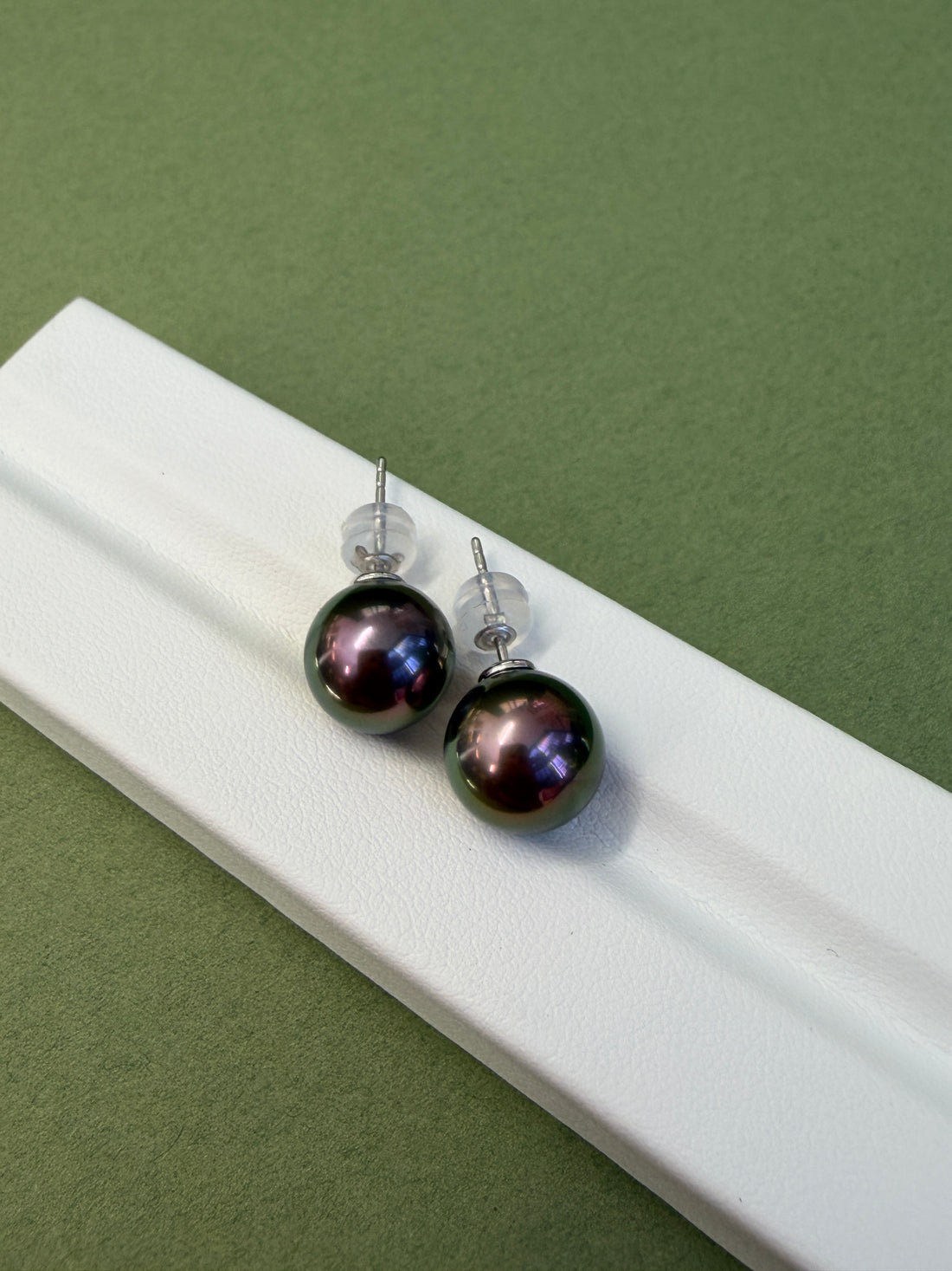 10-11mm Vivid Peacock Tahitian Pearls Stud Earrings in 18K White Gold