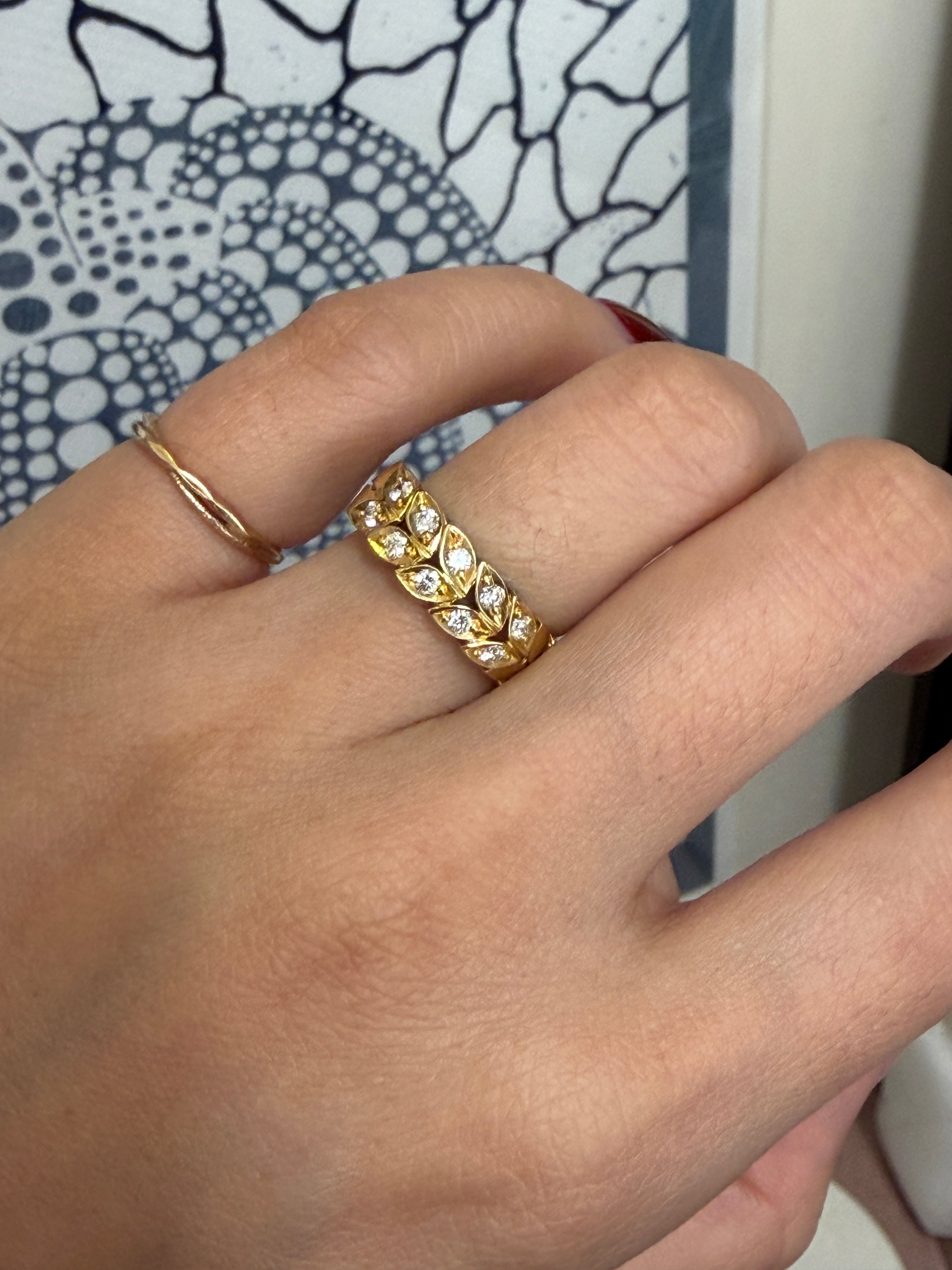 Queen Vintage Laurel Leaf Ring in K18 Yellow Gold with Diamond