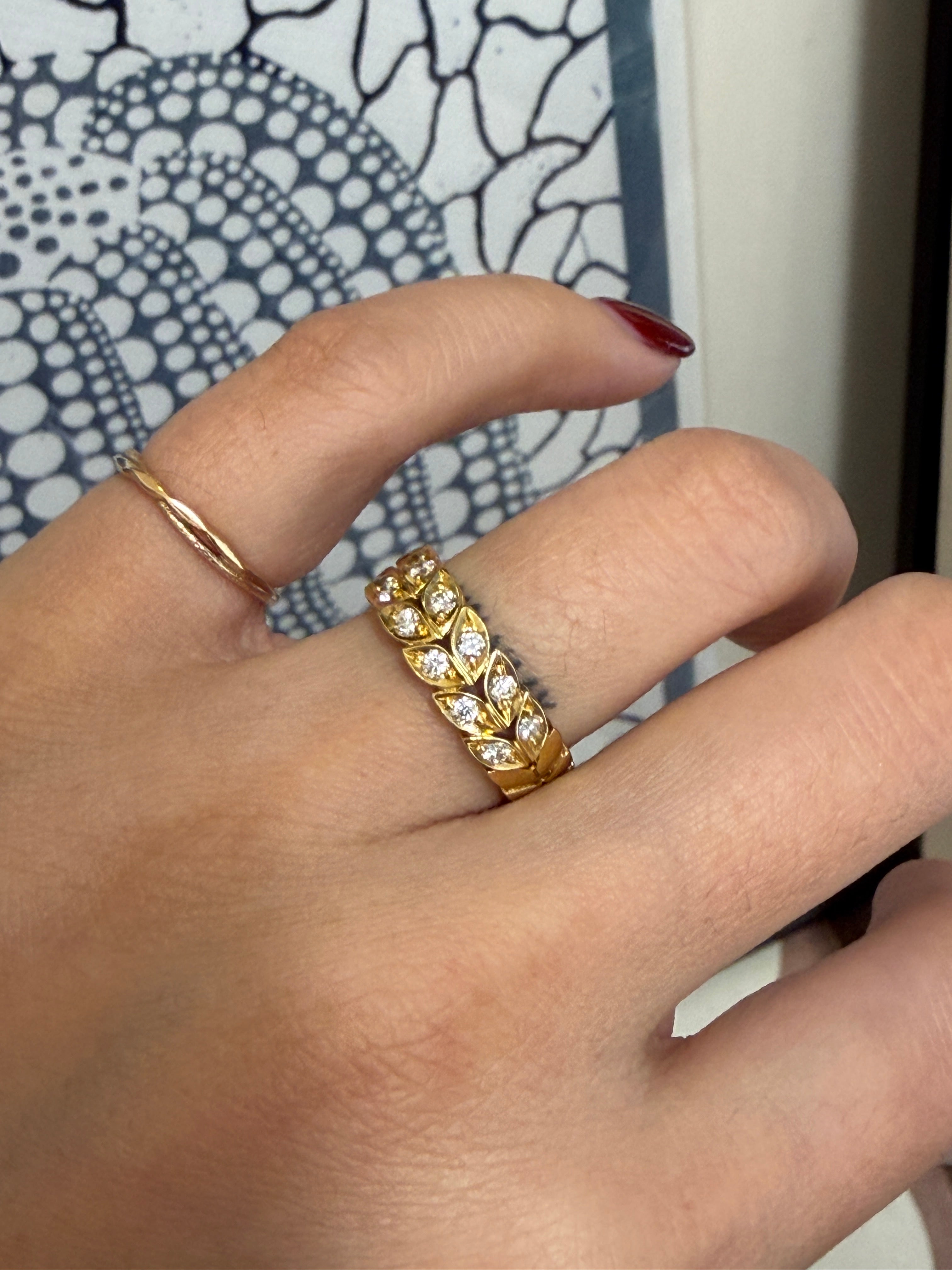 Queen Vintage Laurel Leaf Ring in K18 Yellow Gold with Diamond