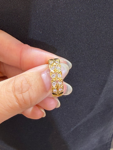 Queen Vintage Laurel Leaf Ring in K18 Yellow Gold with Diamond