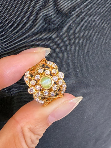 Chatoyant Ring in K18 Gold