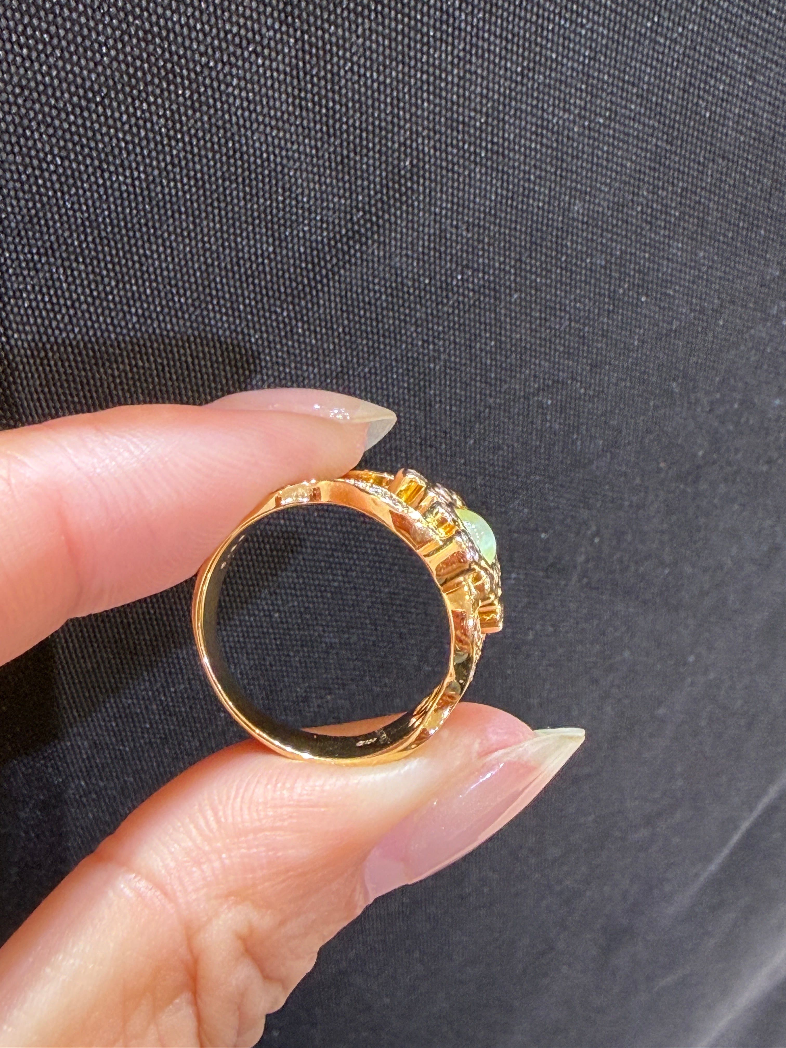 Chatoyant Ring in K18 Gold