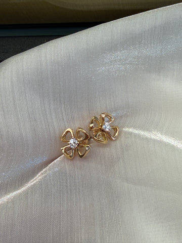 Vintage Four-leaf Clover Diamond Earrings in K18 Rose Gold，0.22CT